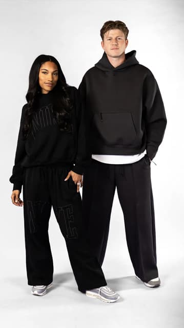 TARA DAVIS-WOODHALL AND HUNTER WOODHALL image 2